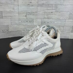 Steve Madden Sneakers Lace Up Sporty Athleisure Gum Sole Size 9